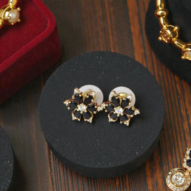 Black Onyx Star Stud Earrings